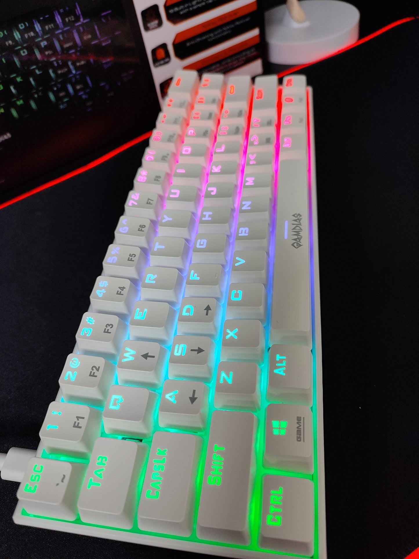 Teclado Mecânico Gamer Gamdias Hermes E3/ RGB/ Switch Blue e Red /Branco